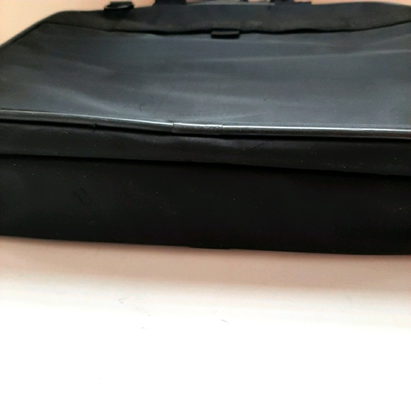 Targus Laptop Bag - Picture 2 of 5